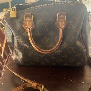 Louis Vuitton speedy bag